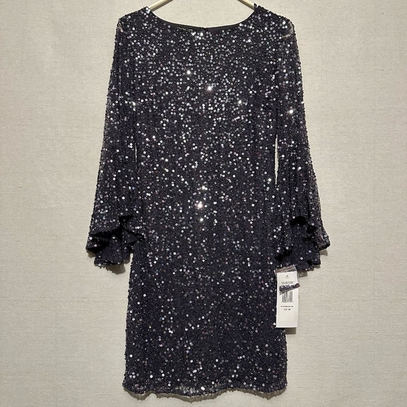 NWT Pisarro Nights Bell Sleeve Sequin Sheath Dress - size 8P - Picture 1 of 4